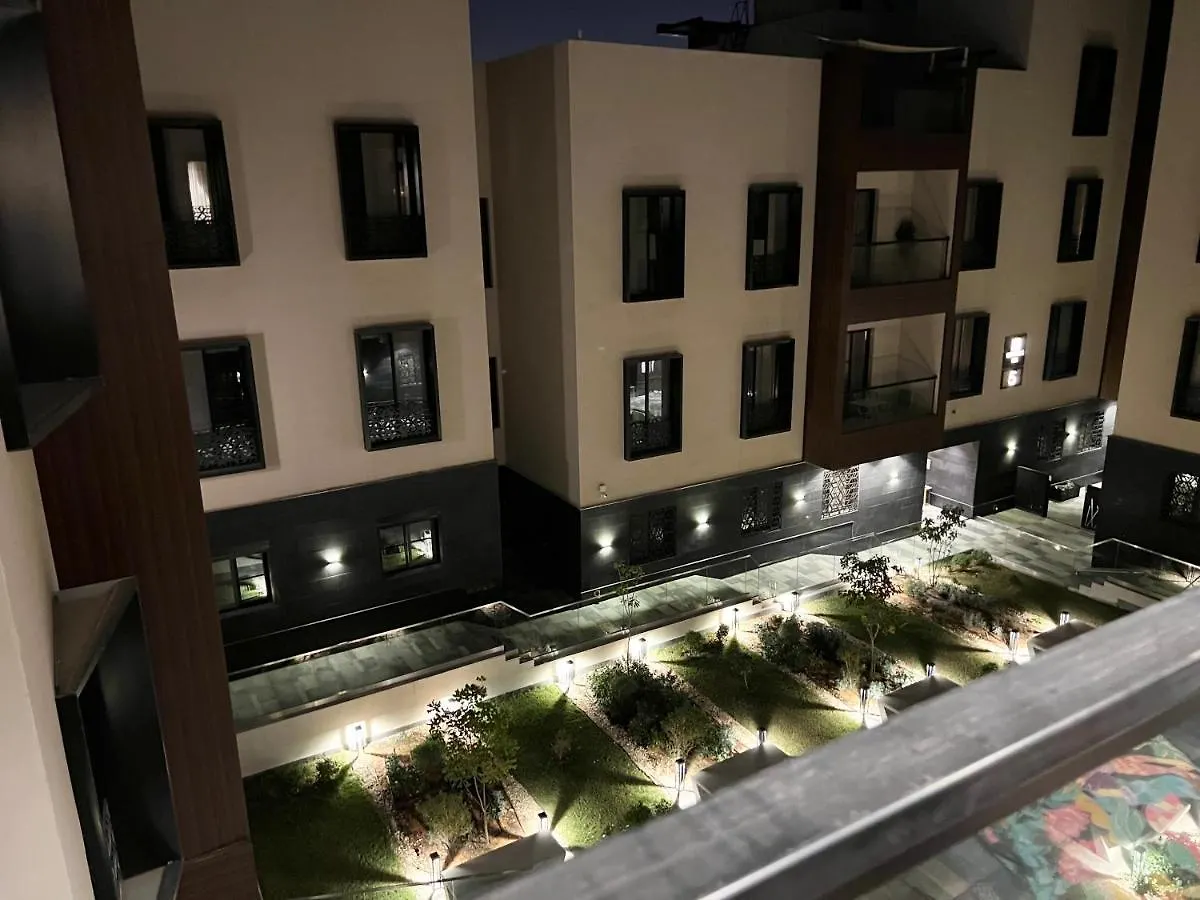 So Sweet Stay -Altawun 3Br Apartment - With Balcony Garden View - الاقامة الجميلة - شقة فندقية فاخرة - بلكونه مطله ع الحديقه リヤード 0*,  サウジアラビア